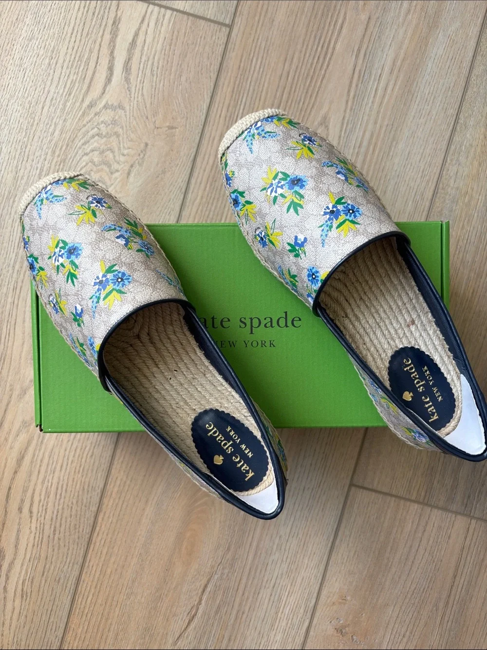 NWT Kate Spade Gwen Espadrilles Flats Coated Canvas Floral Beige Size 10